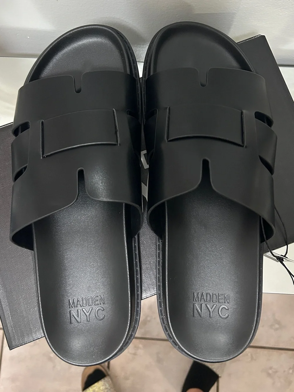 Madden NYC M-Marcco Slide Sandals Black Men’s 12 NWT Comfort H-Cut